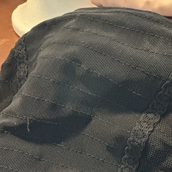 Luxurious Brown Wavy Hair Wig - Picture 6 of 7